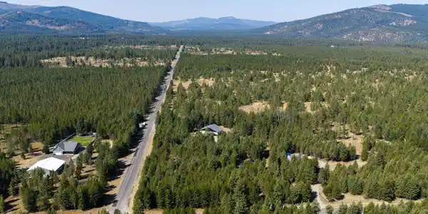 Image 2: 10-web-or-mls-DJI_20260825112115_0002_D