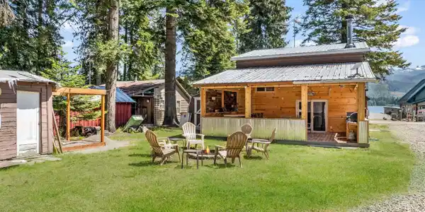 Image 2: Back Yard