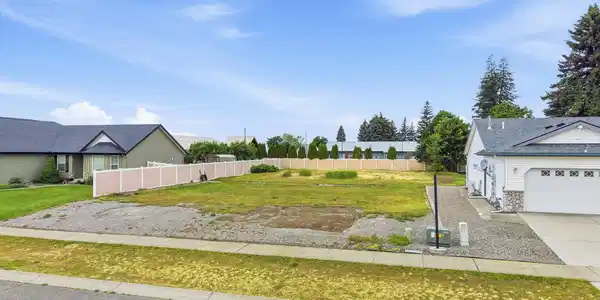 11936 N Stinson DR