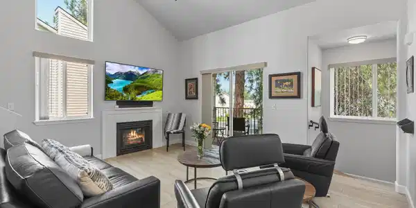 Image 3: Living area with natural light