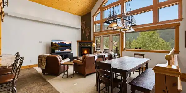 Image 3: Open Living Space