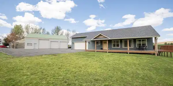 1011 Rothwell RD