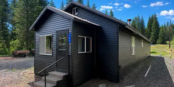 Image 2: Elk River Getaway