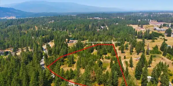 Image 2: 02-Edmunds Dr., Spirit Lake_RedHogMedia