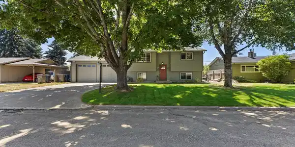 Image 2: Well maintained home