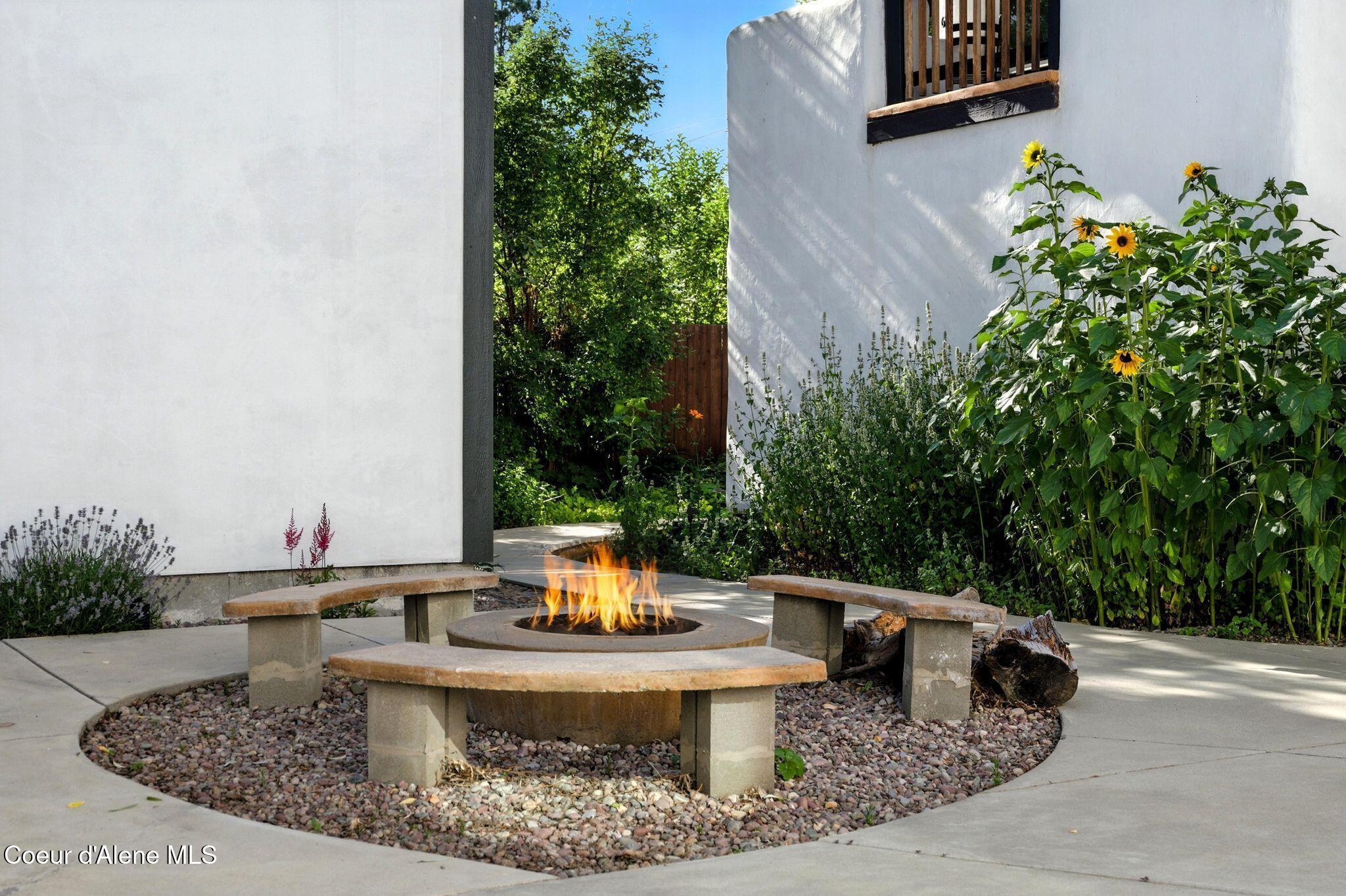 Image 4: Fire Pit