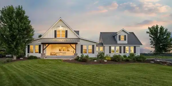 Image 2: Modern Farmhouse