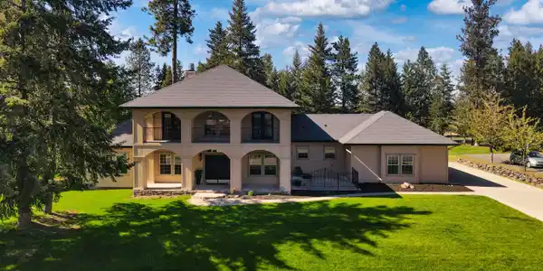 4231 E Burchell DR
