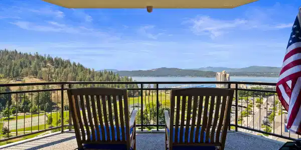 Image 2: Covered Private Patio