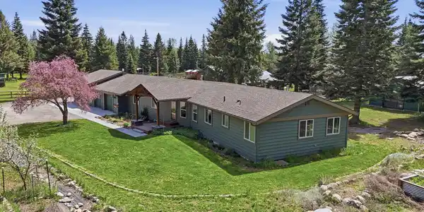 21381 N Thatcher CT