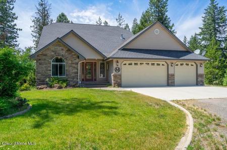 608 Country Club LN