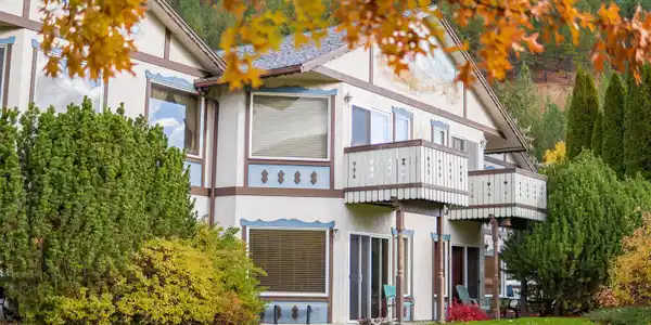 950 W Cameron Ave Unit 103