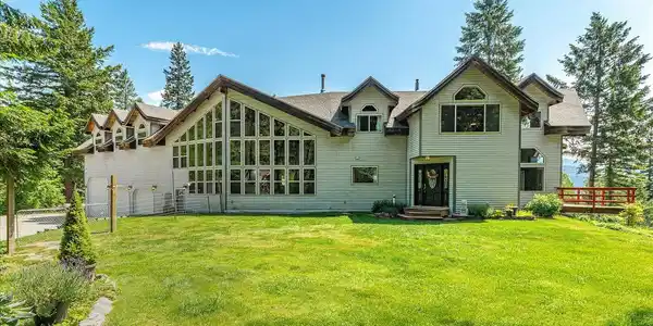299 Oak Terrace