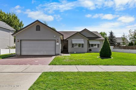 8182 N Brookside Dr