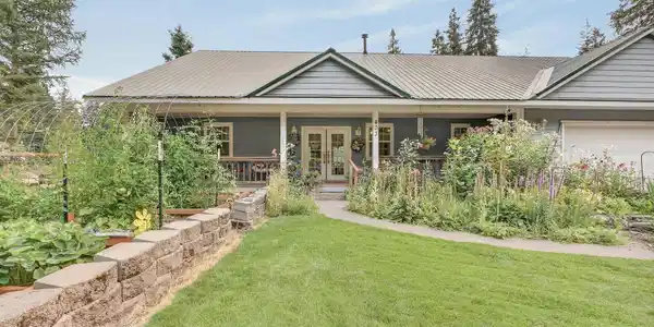 Image 2: 001_Exterior_Front