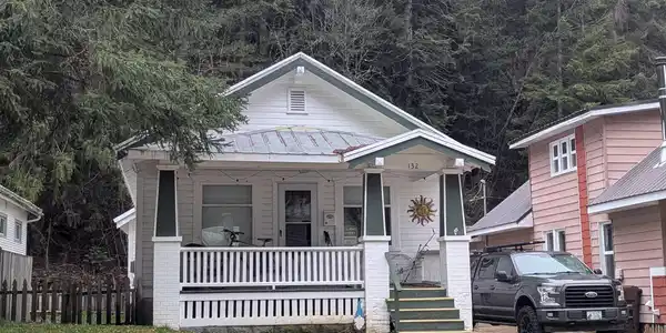 132 King ST