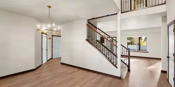 Image 3: Formal Dining
