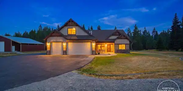 Image 4: Twilight Front of Home