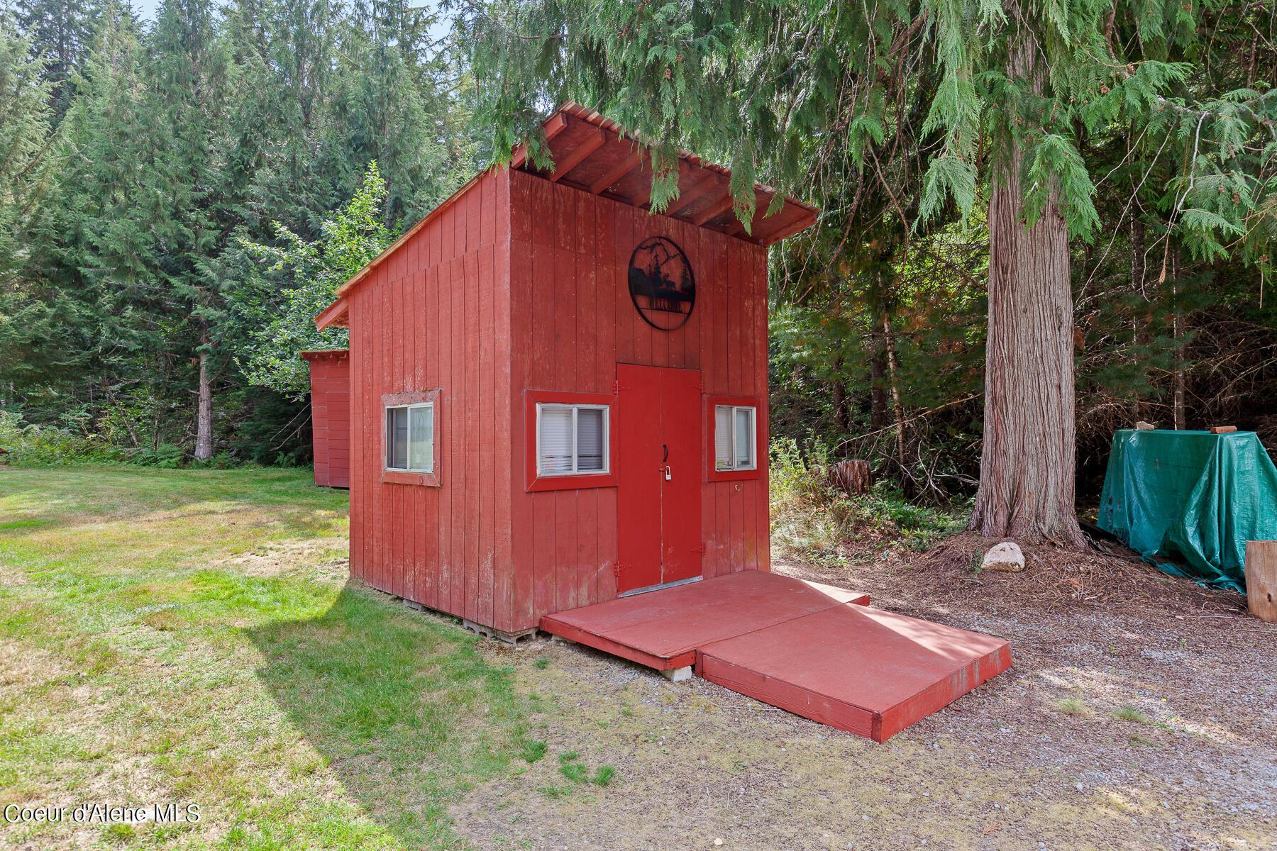 Image 3: 9076CoeurdAleneRiverRd-2
