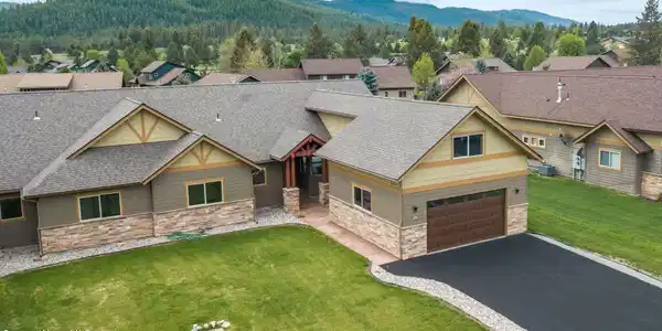 24 Bellflower CT