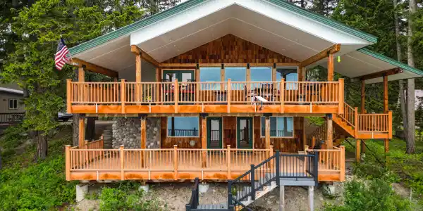 1349 Lakeshore Dr