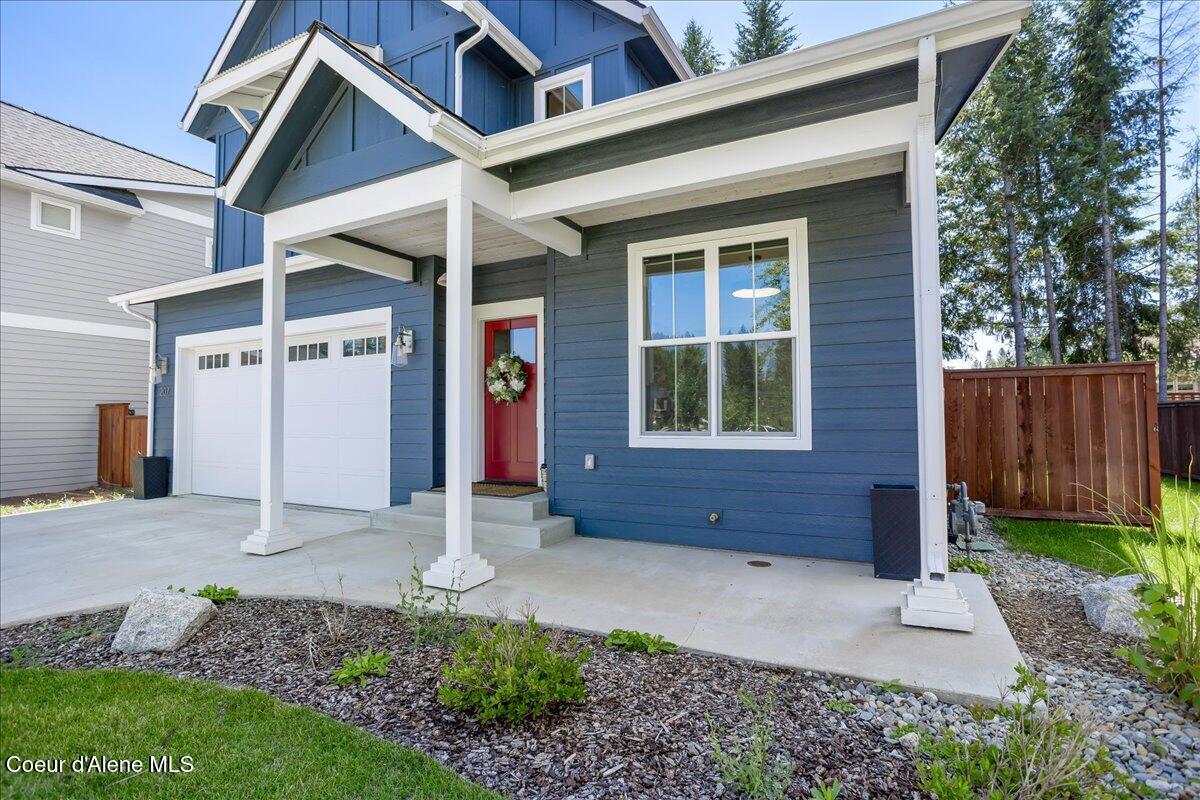 Image 4: Front Porch