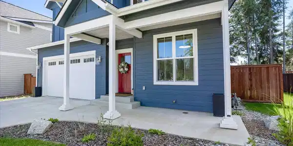 Image 4: Front Porch