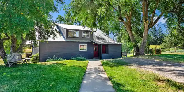 256 Roosevelt RD