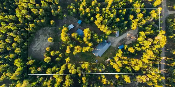 Image 3: 3_DJI_20260501093516_0800_D plotline