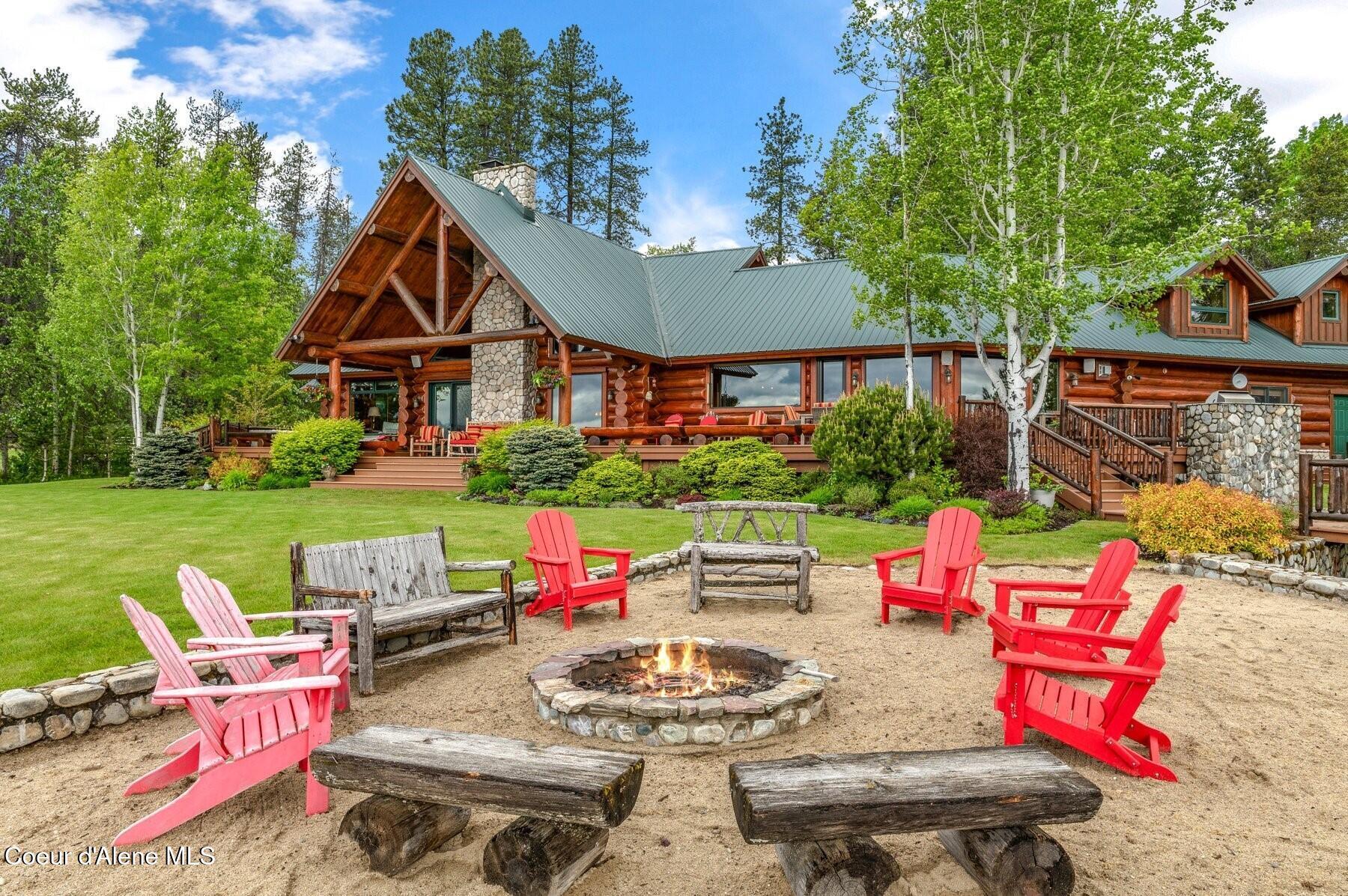 Image 3: 003_Luxury Lakefront Living