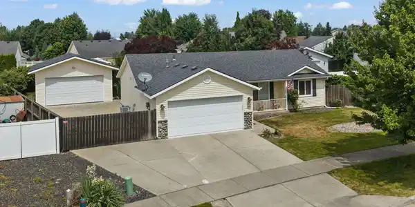2459 W Warwick CT