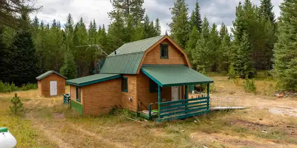 404 Hopkins Rd