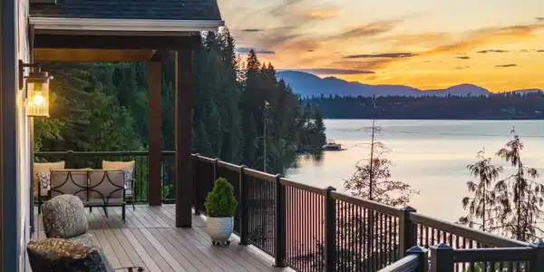 Image 4: Waterfront Views