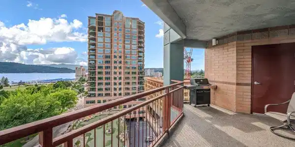 Image 4: Private covered patio