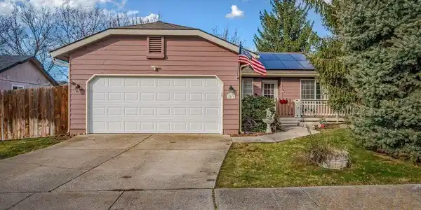1019 N Nellie CT