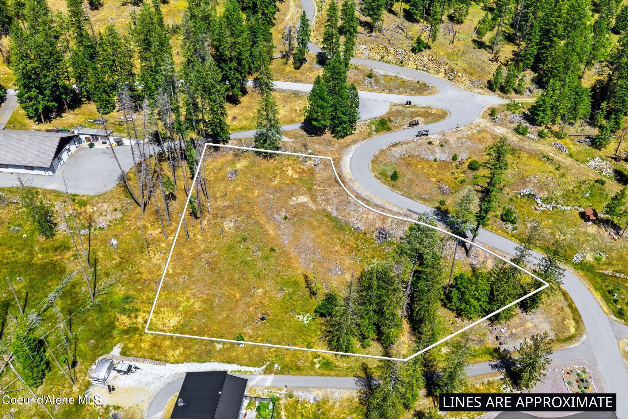 Image 2: One Acre Estate Sized Lot