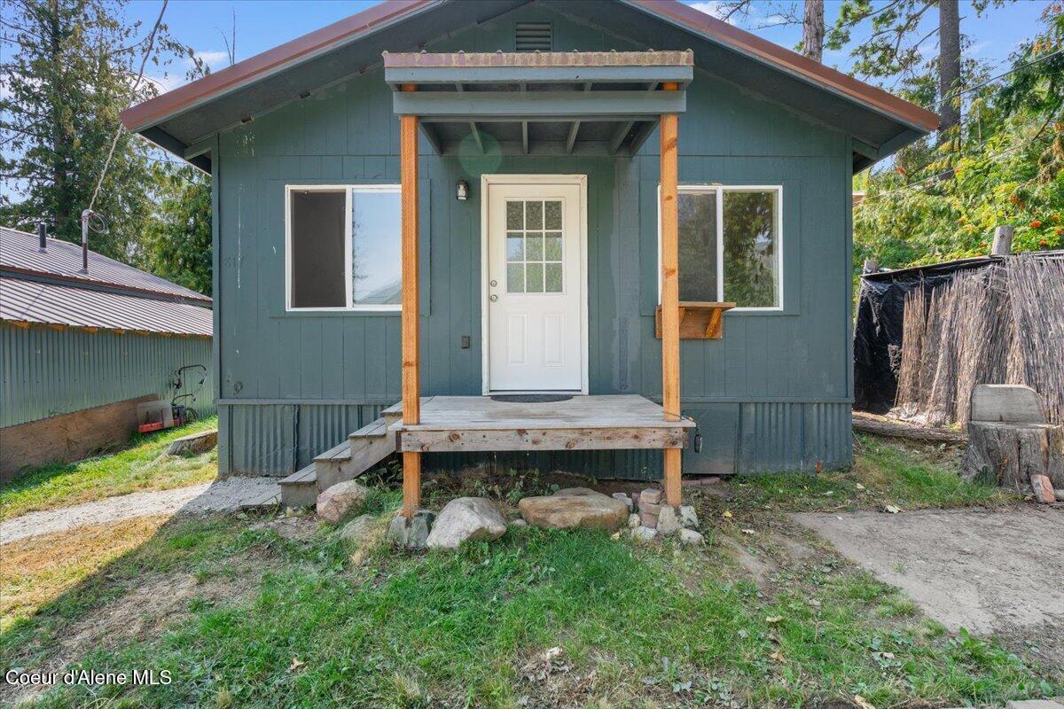 Image 4: 07-Front entry