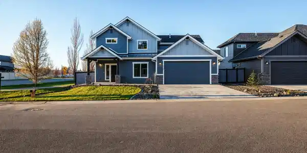 673 W MONASHEE LN