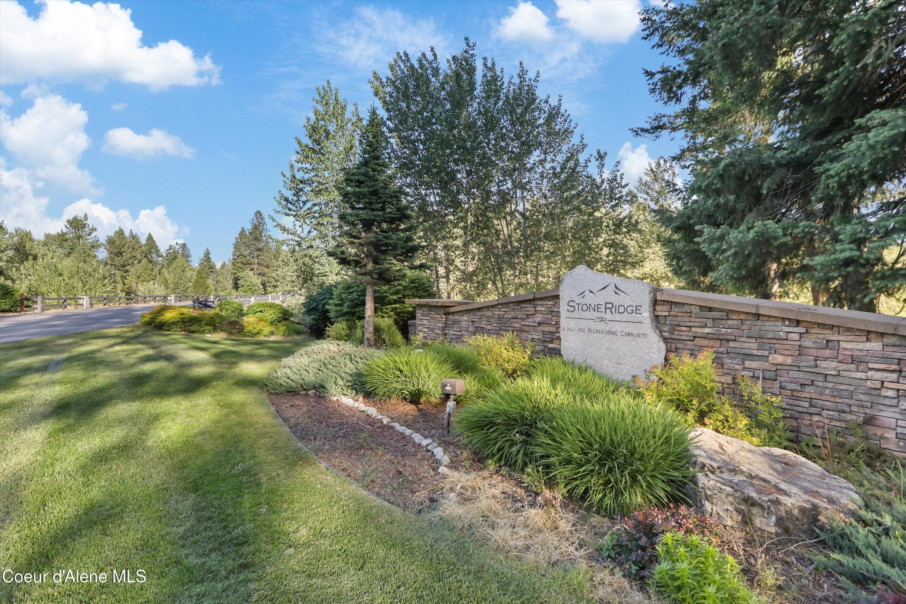 Image 4: 04-Stoneridge Entrance