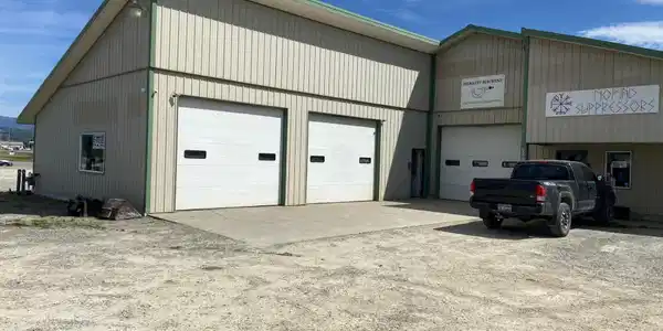 Image 3: Exterior