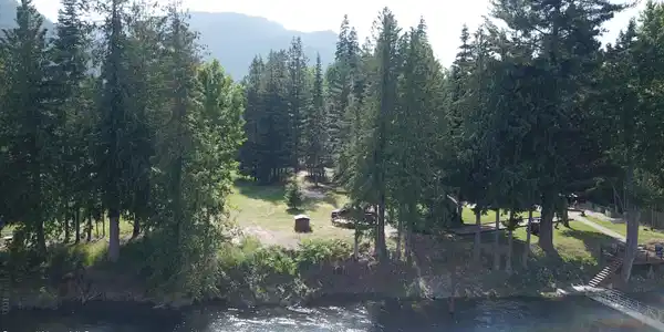 443 Riverlake Dr