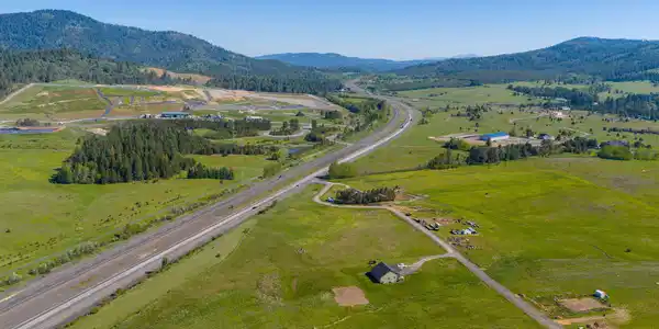 Image 2: Beautiful and usable acreage