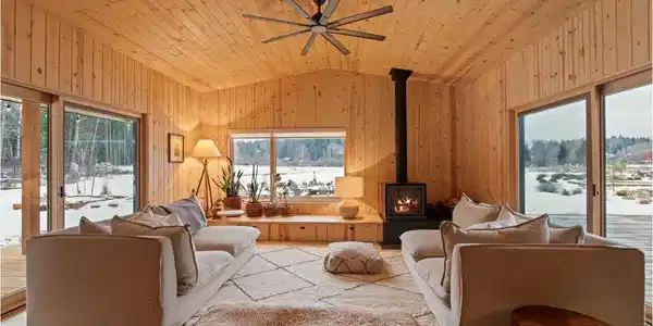 Image 2: 6 interior living 1