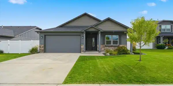 Image 3: 01-Front of Home