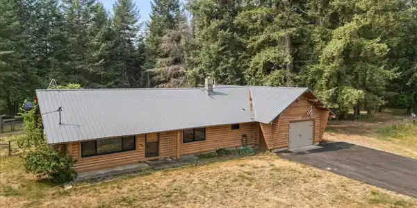 1034 E Settlement Rd
