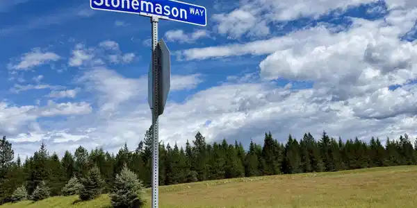 Image 4: Stonemason Way is a private road.
