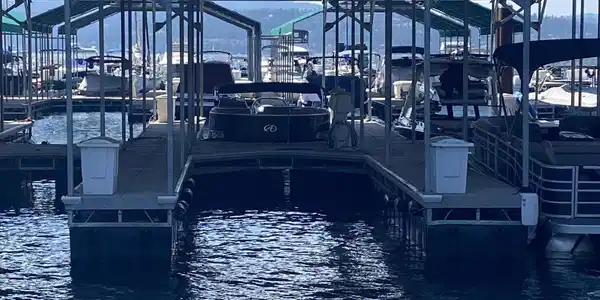 Image 2: 10'x30' Covered Boat Slip