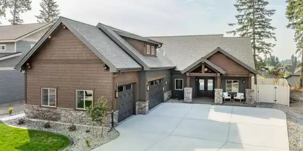 1080 E SLEEPING DEER AVE