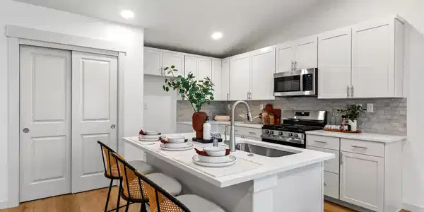 Image 3: Edgewood - Kitchen 2