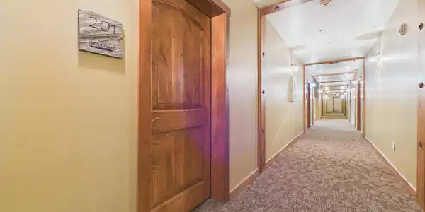 Image 3: 3